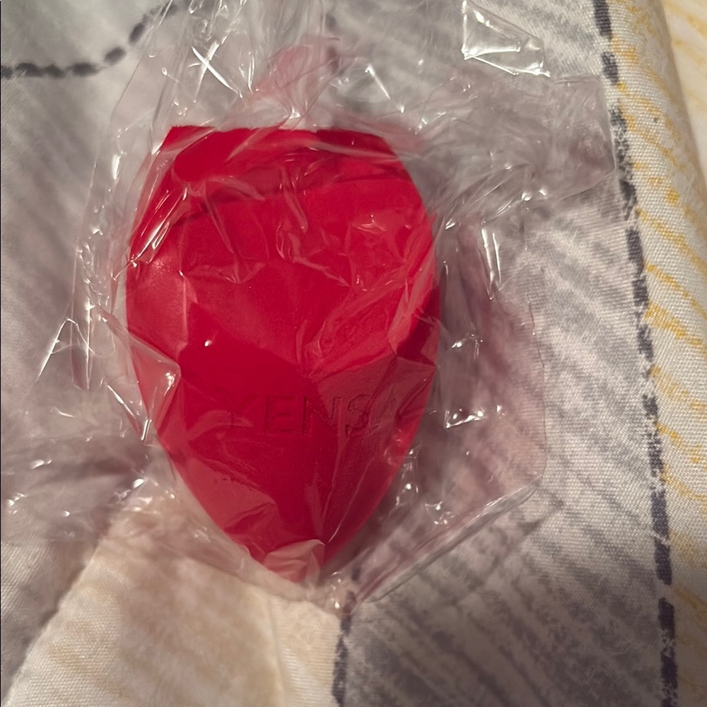 Skin on Skin Beauty Sponge - Red